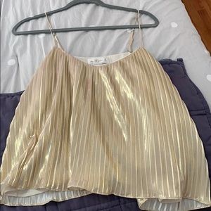 Pleated gold tank